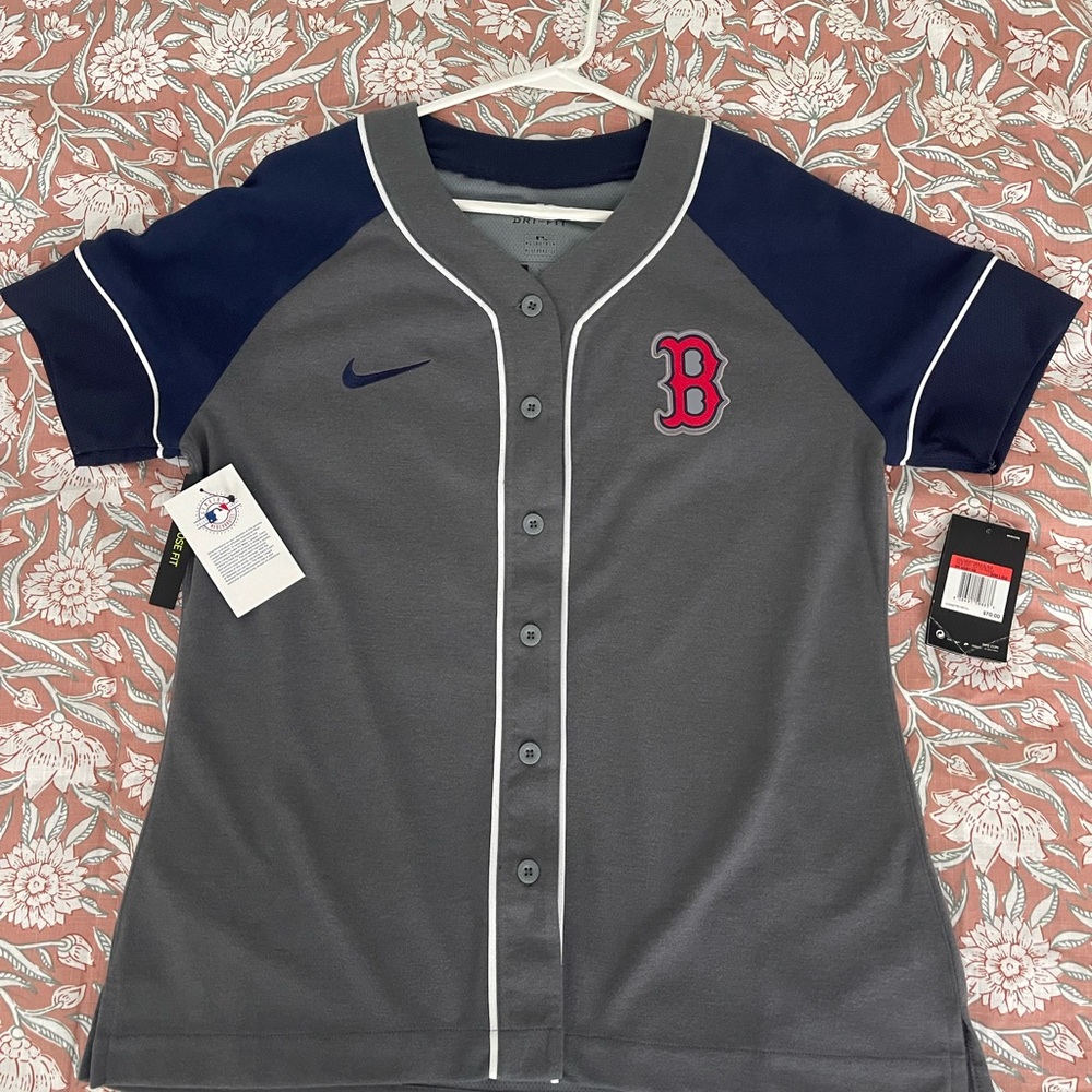 Woman’s Nike Gray Red Sox Dri-Fit Jersey